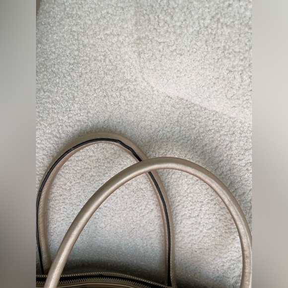 Larger Steve Madden Metallic Gold champagne Satchel tote - Picture 8 of 12